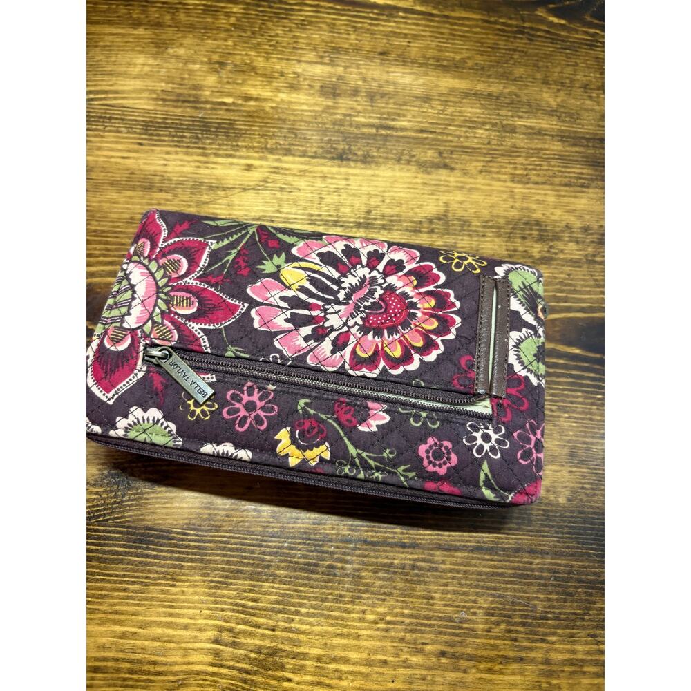 Bella & Taylor‎ Brown Paisley Wallet - Picture 2 of 4